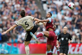 爱游戏-塞维利亚训练开放日，集结日豪取连胜引欢呼，英超在即，医务组通报恢复的简单介绍